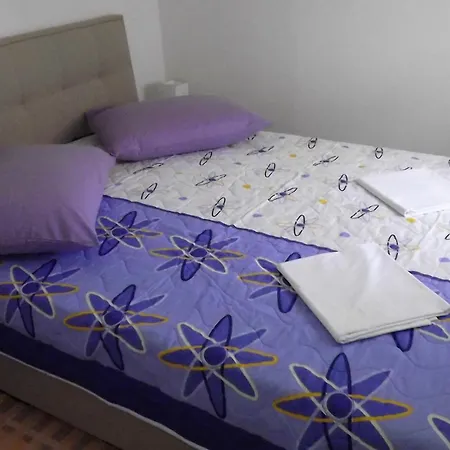 12 Apartament