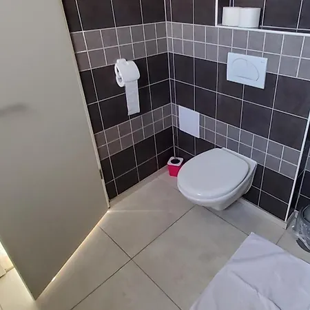 12 Apartament Split