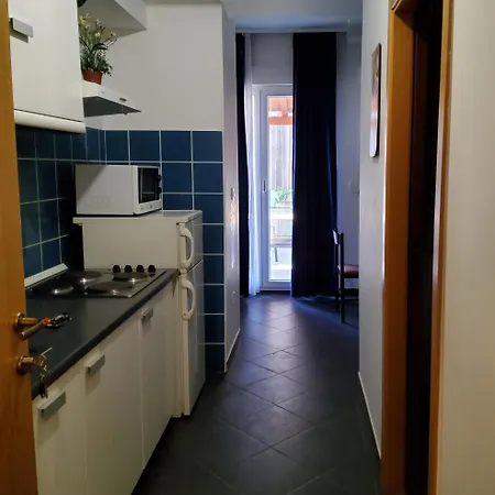 12 Apartament