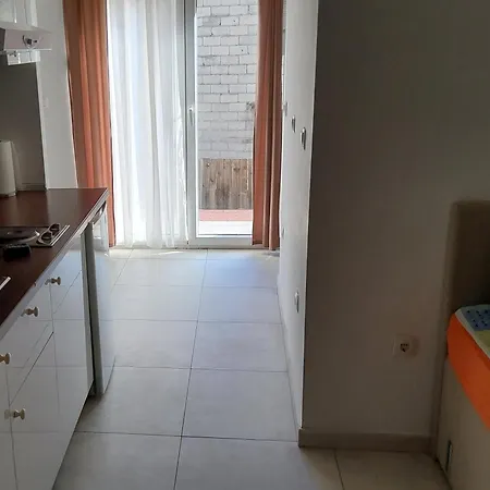 12 Apartament *